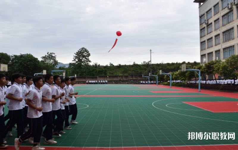 2024靈川縣職業(yè)中等專業(yè)學(xué)校招生計(jì)劃 招生人數(shù)是多少(附要求、條件、對(duì)象)