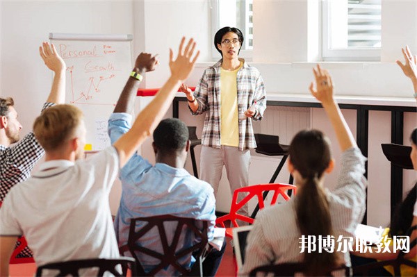 廣西哪里的技工學(xué)校能讀計算機(jī)網(wǎng)絡(luò)技術(shù)專業(yè)專業(yè)