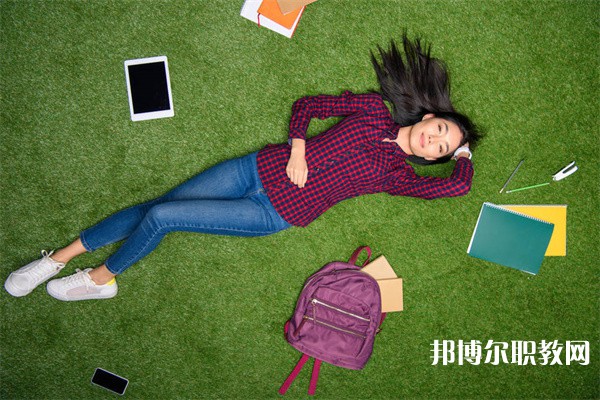 廣西哪里的中職學校能讀航空服務(空乘方向)專業(yè)