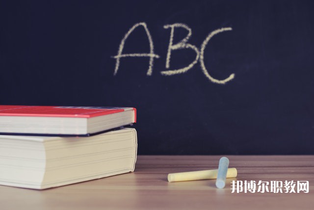 廣西哪里的中職學(xué)校能讀計(jì)算機(jī)應(yīng)用(平面、動(dòng)畫(huà)設(shè)計(jì))專業(yè)