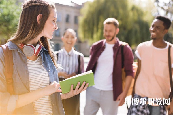 廣西哪里的技工學校能讀烹任(中西式面點)專業(yè)