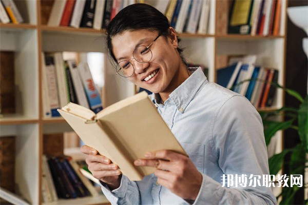 廣西哪里的職教中心能讀學(xué)前教育(幼兒教師、育嬰師方向)專業(yè)