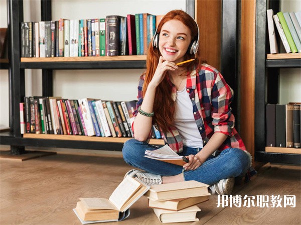 四川哪里的職業(yè)學校能讀電子與電工技術專業(yè)