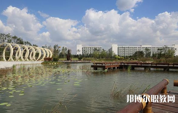 2024鞍山市現(xiàn)代服務(wù)學(xué)校招生計(jì)劃 招生人數(shù)是多少(附要求、條件、對(duì)象)