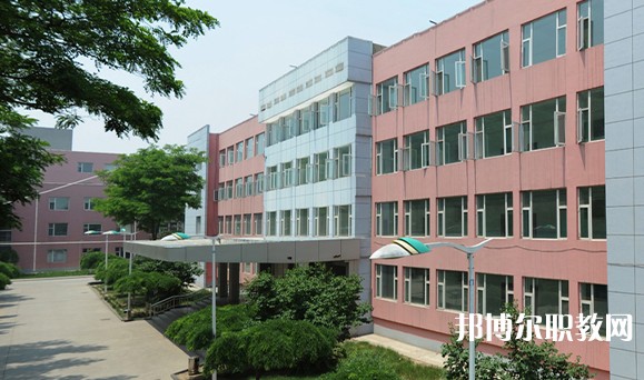 2025山西省潞安職業(yè)中等專業(yè)學(xué)校招生計(jì)劃 招生人數(shù)是多少(附要求、條件、對(duì)象)